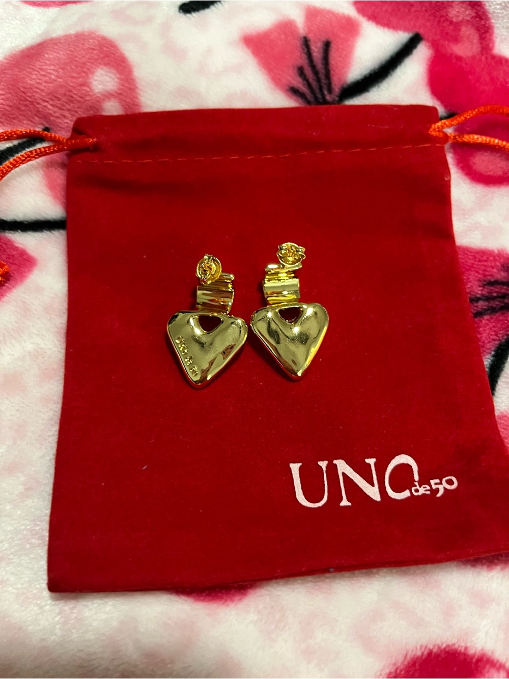 UNO de 50 Gold Heart Drop Earrings